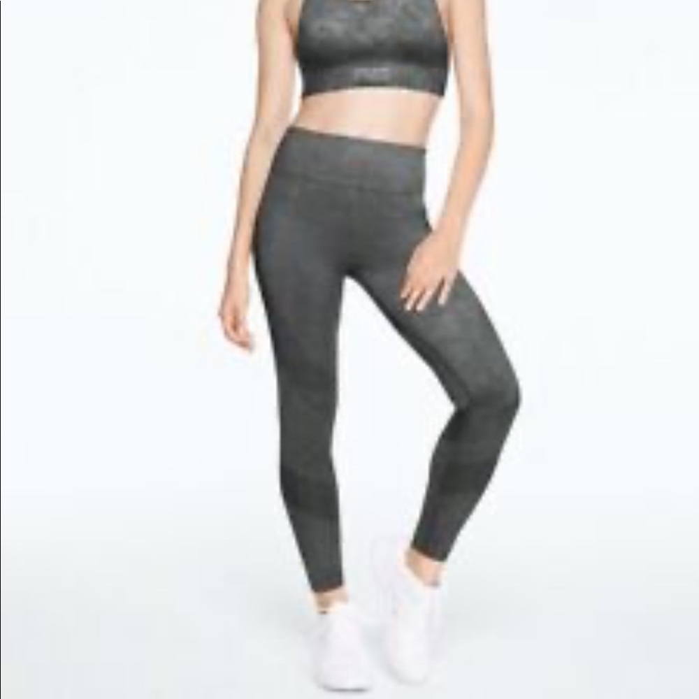 Victoria’s Secret Pink Seamless Leggings in Rich Washed Grey